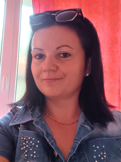 Marcsi, 36 �ves t�rskeres� n�, Verpel�t