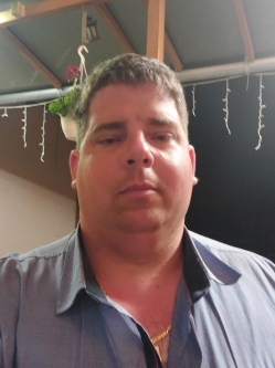 Szabolcs, 35 �ves t�rskeres� f�rfi, Z�k�nysz�k