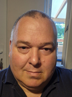 G�bor, 49 �ves t�rskeres� f�rfi, Harta