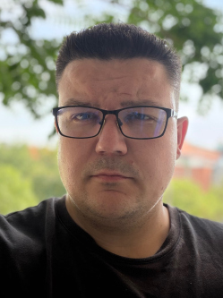 Joco, 35 �ves t�rskeres� f�rfi, Budapest