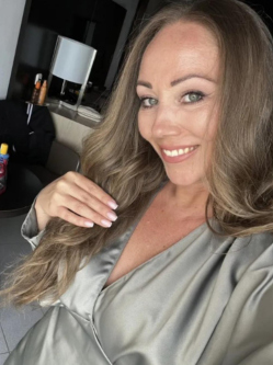 Roz�lia, 48 �ves t�rskeres� n�, Eger