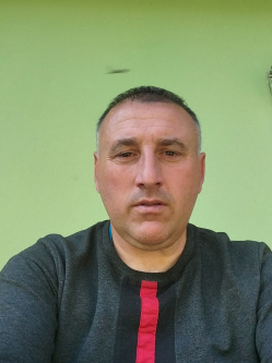 Norbert, 47 �ves t�rskeres� f�rfi, Bedegk�r