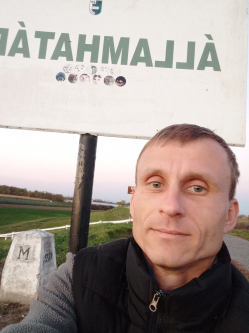 Pisti, 36 �ves t�rskeres� f�rfi, Csenger