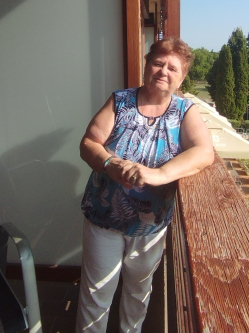 Marika, 72 �ves t�rskeres� n�, T�borfalva