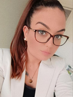 Erzs�bet, 33 �ves t�rskeres� n�, Ny�regyh�za