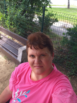 Ildi, 53 �ves t�rskeres� n�, N�zsa