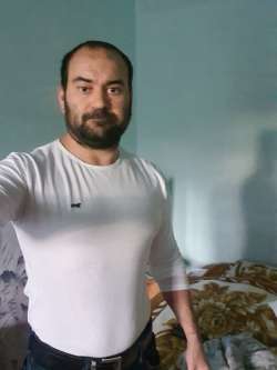 Gy�rgy, 44 �ves t�rskeres� f�rfi, �ta