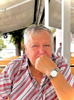 János, 70 éves társkereső férfi, Oroszlány
