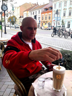 Gab, 46 �ves t�rskeres� f�rfi, Szolnok