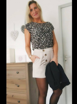 Szabina, 38 �ves kecskem�ti t�rskeres� n�