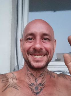 Kriszti�n, 51 �ves t�rskeres� f�rfi, D�legyh�za