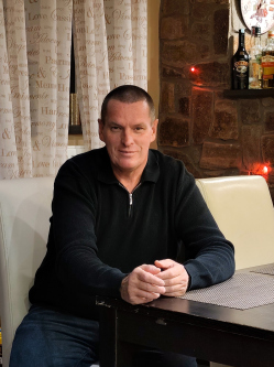Imre, 52 �ves n�metorsz�gi t�rskeres� f�rfi