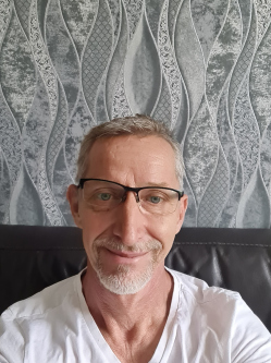 Attila, 52 �ves t�rskeres� f�rfi, Zalaegerszeg