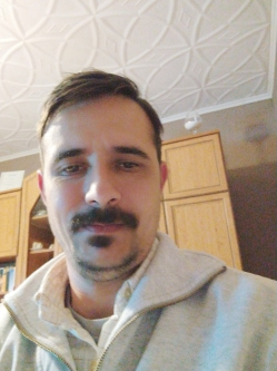 Patrik, 37 �ves t�rskeres� f�rfi, Beszterceb�nya