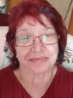Hajni, 66 �ves t�rskeres� n�, R�calm�s