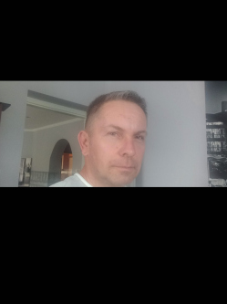 Gyula, 50 �ves t�rskeres� f�rfi, Karancsalja