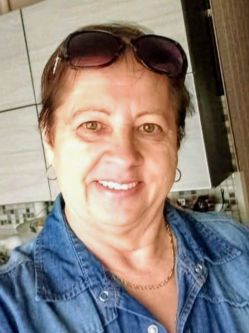 Ir�nke, 65 �ves t�rskeres� n�, Nagyk�r�s