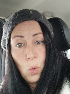 Szabinka, 47 �ves t�rskeres� n�, Fert�boz