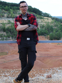 Zsolt, 30 �ves t�rskeres� f�rfi, V�rteskethely