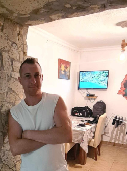 Norbert, 37 �ves t�rskeres� f�rfi, P�sp�klad�ny