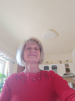 Erika, 63 �ves t�rskeres� n�, �ll�
