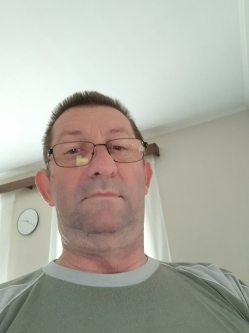 J�zsef, 58 �ves moh�csi t�rskeres� f�rfi