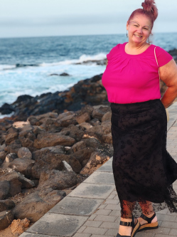 Ren�ta, 52 �ves t�rskeres� n�, �ll�