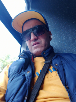 Daniel, 50 �ves t�rskeres� f�rfi, Budapest