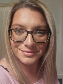 Margit, 40 �ves t�rskeres� n�, Sopron