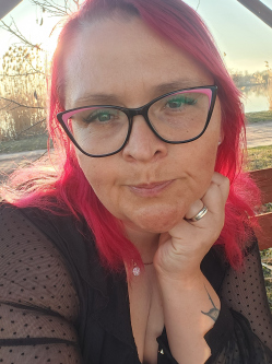 Anett, 46 �ves t�rskeres� n�, B�k�scsaba