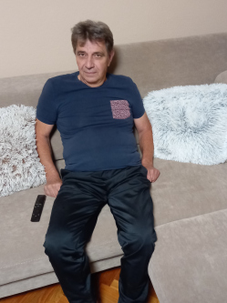 Misi, 65 �ves t�rskeres� f�rfi, Ny�regyh�za