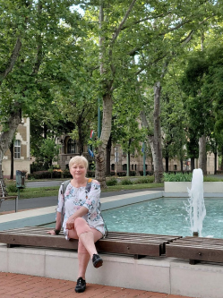 Piroska, 65 �ves t�rskeres� n�, Szeged