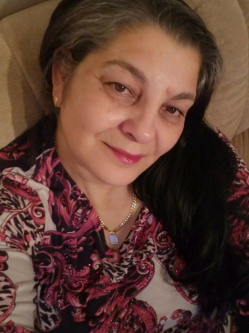 Marika, 55 �ves t�rskeres� n�, Cs�voly