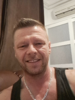 Karcsi, 48 �ves t�rskeres� f�rfi, Hajd�szoboszl�