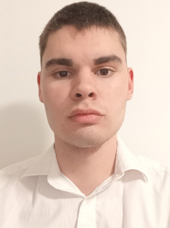 Gerg�, 19 �ves t�rskeres� f�rfi, Vaskeresztes
