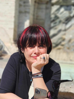 Veronika, 57 �ves t�rskeres� n�, Budapest