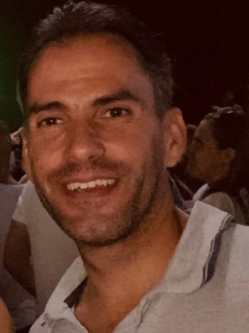 Tibor, 44 �ves t�rskeres� f�rfi, G�d�ll�