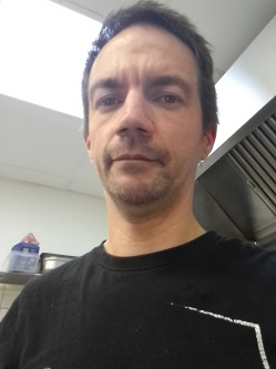 Roland, 43 �ves t�rskeres� f�rfi, Kaba