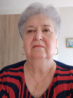 Lili, 70 �ves t�rskeres� n�, Ny�regyh�za