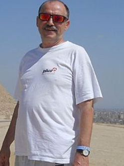 J�zsef, 65 �ves t�rskeres� f�rfi, Pozsony