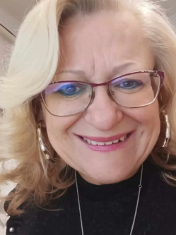 Rita, 52 �ves t�rskeres� n�, T�tkoml�s