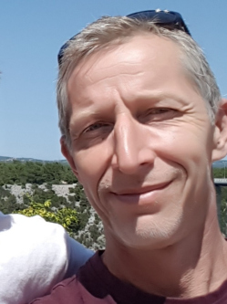 Attila, 52 �ves t�rskeres� f�rfi, Zalaegerszeg