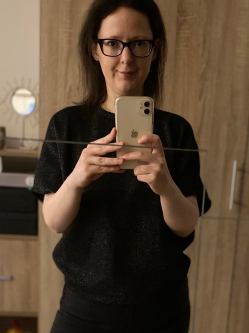 Zsuzsi, 36 �ves t�rskeres� n�, Budapest