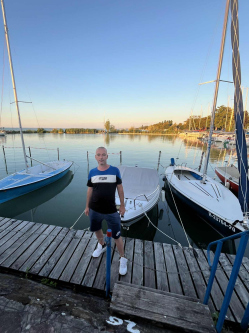Csaba, 45 éves társkereső férfi, Kék