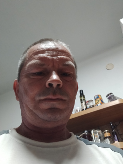 Zsolt, 49 �ves t�rskeres� f�rfi, M�nd