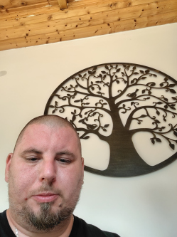 Zsolt, 38 �ves t�rskeres� f�rfi, S�toralja�jhely