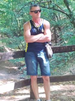 Zsolt Istvan, 59 �ves t�rskeres� f�rfi, Szany