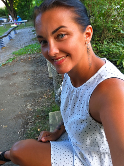 Katalin, 43 �ves t�rskeres� n�, Bajororsz�g