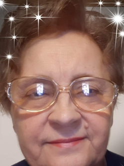 Erzsi, 77 �ves t�rskeres� n�, Zs�mbok
