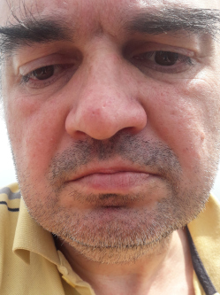 Zsolt, 48 �ves t�rskeres� f�rfi, D�zs